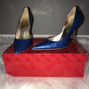 GUESS pumps